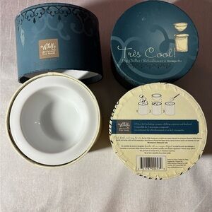 White and Blue Dip Chiller Set. (2). New